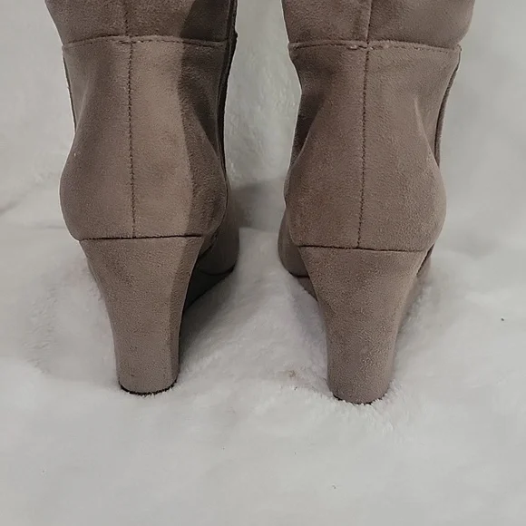 Chinese Laundry Light Brown Wedge Boots Size 6 - Picture 9 of 10